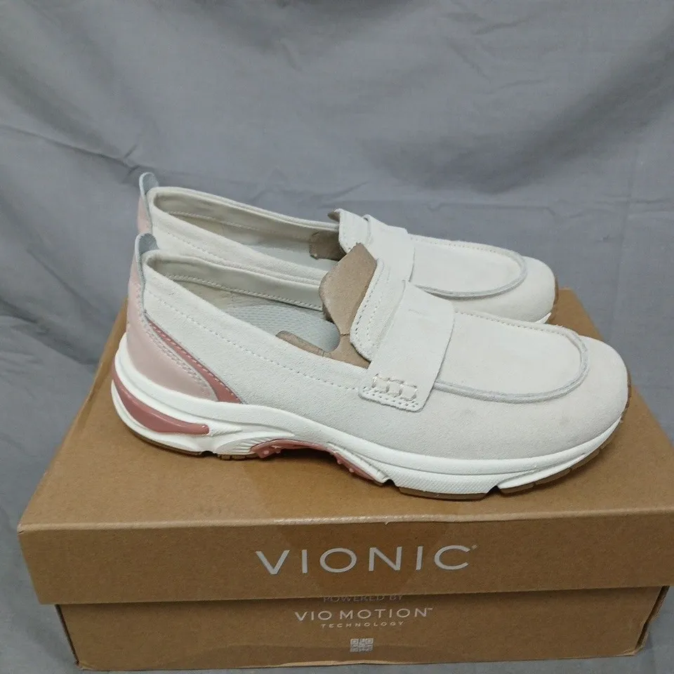 BOXED PAIR OF VIONIC 23 WALK LOAFERS IN CREAM/CAMEO ROSE SIZE 3