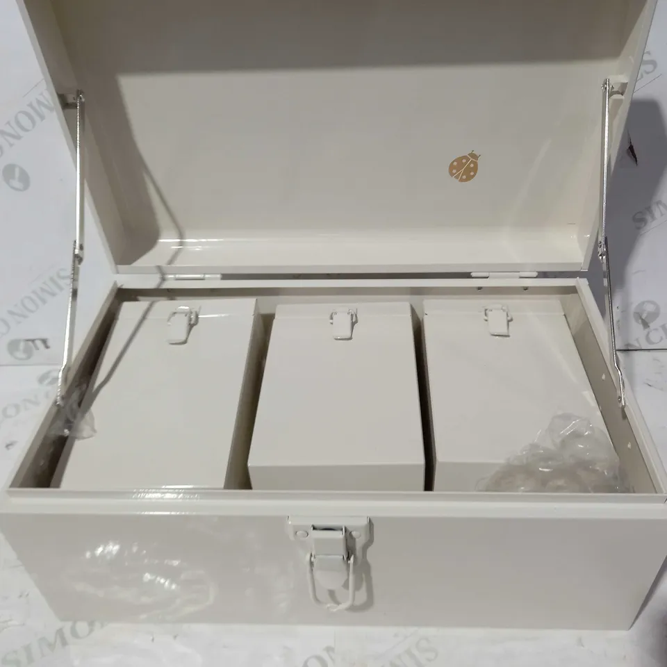 BUNDLEBERRY BY AMANDA HOLDEN KITCHEN TRUNK WITH 3 NESTABLE CANISTERS