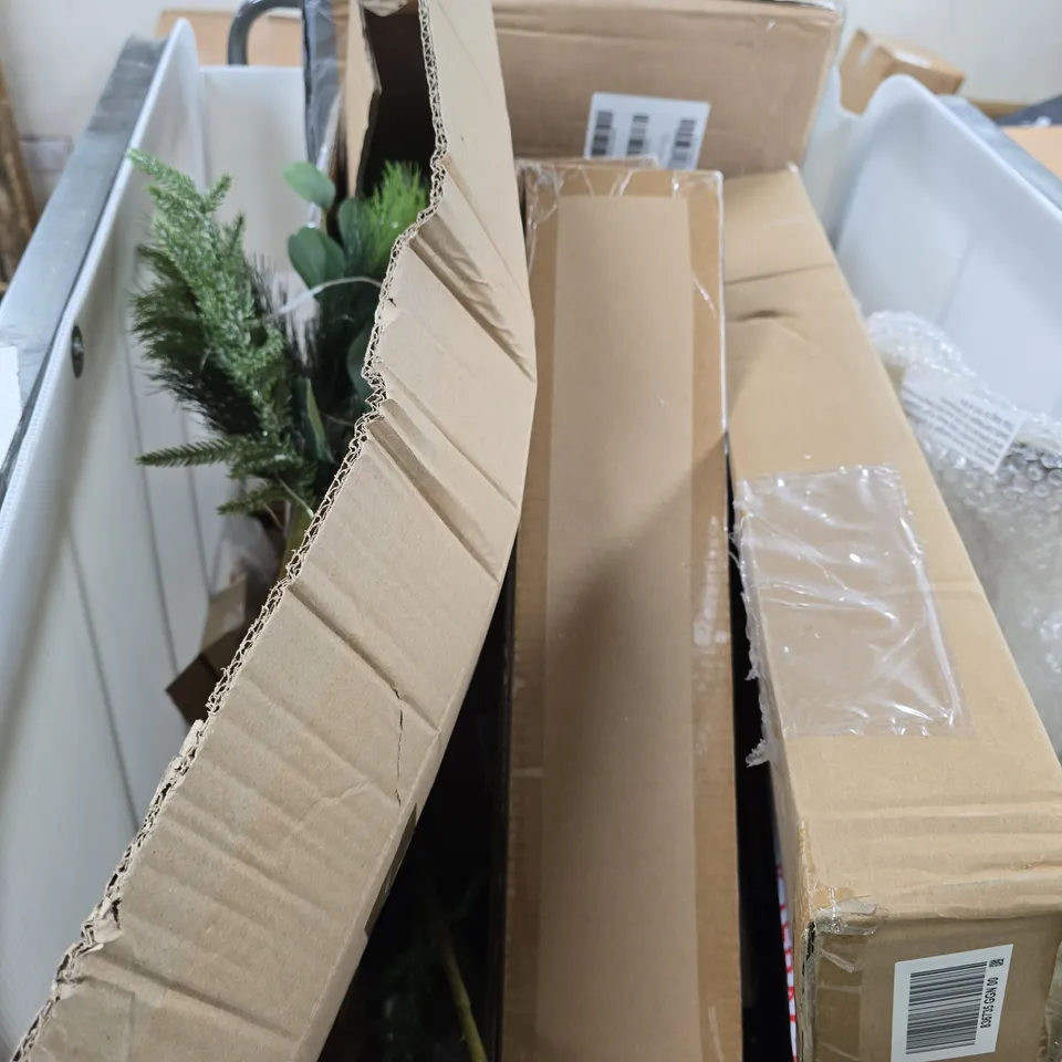 CAGE OF APPROXIMATELY 15 ASSORTED ITEMS TO INCLUDE: SARA BY SARA DAVIES PRE LIT EUCALYPTUS STEM