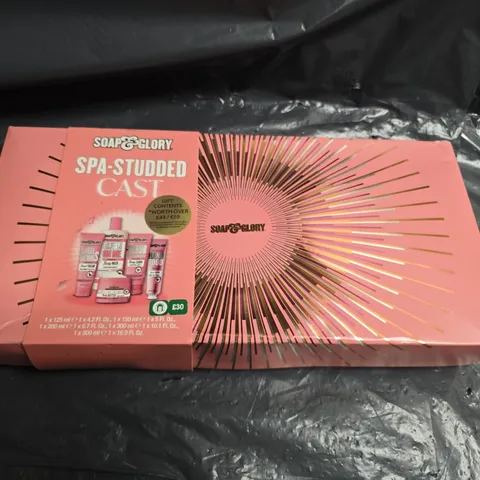 BOXED SOAP AND GLORY SPA-STUDDED CAST GIFT SET