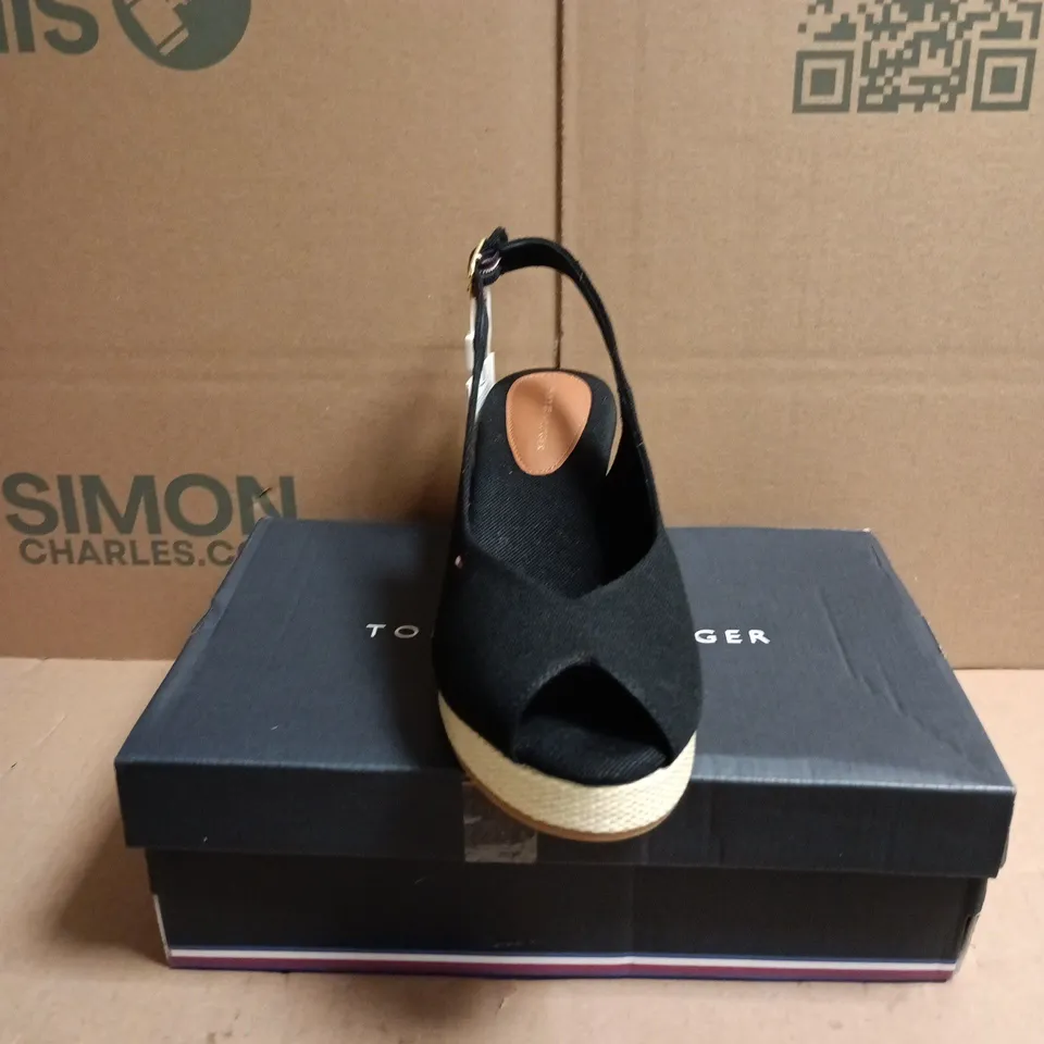 TOMMY HILFIGER BLACK ESPADRILLE SLINGBACK WEDGE SANDALS – UK 6.5 (EU 40)