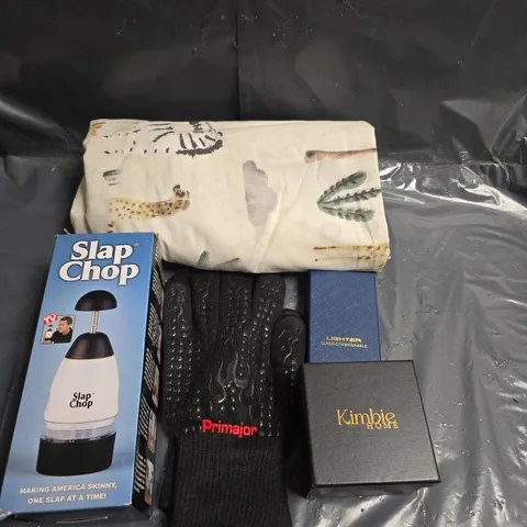 BOX OF APPROXIMATELY 12 ASSORTED HOUSEHOLD ITEMS TO INCLUDE - PRIMAJOR GLOVES - SLAP CHOP - LIGHTER - ETC