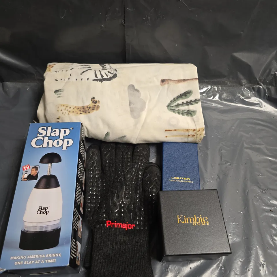 BOX OF APPROXIMATELY 12 ASSORTED HOUSEHOLD ITEMS TO INCLUDE - PRIMAJOR GLOVES - SLAP CHOP - LIGHTER - ETC