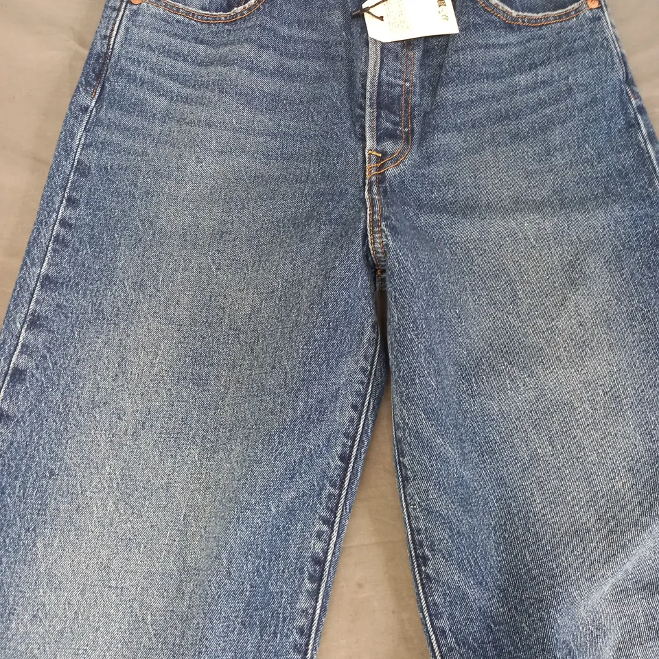 LEVI'S RIBCAGE STRAIGHT JEANS IN BLUE SIZE 29/32