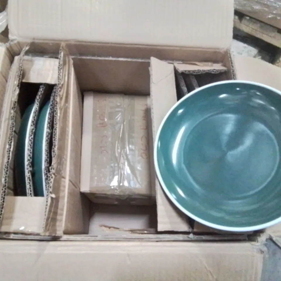 BOXED 12 PIECE DINNERWARE SET, SERVICE FOR 4 -GREEN-