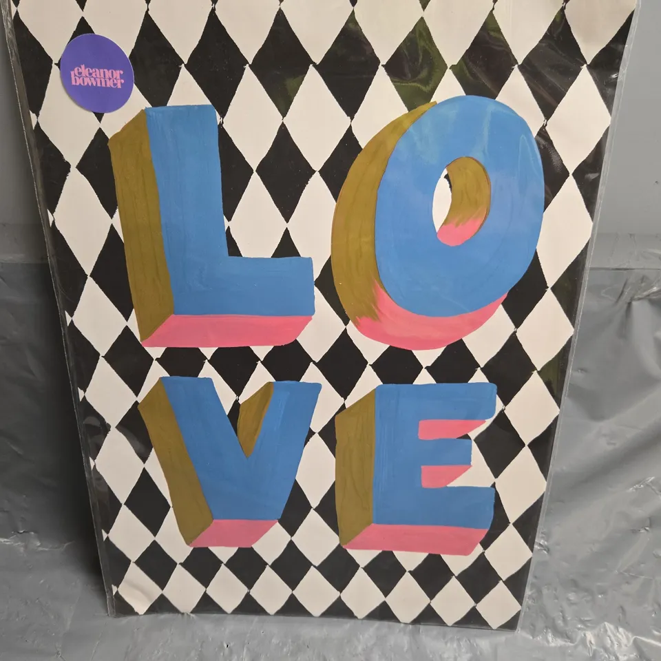 ELEANOR BOWMER – LOVE (3D LETTERING ON CHECKERED BACKGROUND)