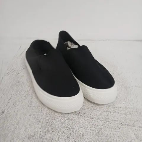 SPOT ON, UK 5 BLACK SLIP-ON SNEAKERS – EU 38