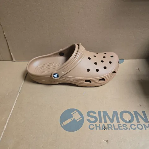 CROCS CLASSIC SANDALS – BEIGE - MENS 8/WOMENS 9