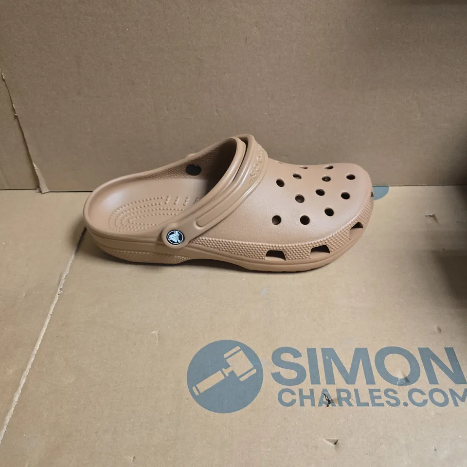 CROCS CLASSIC SANDALS – BEIGE - MENS 8/WOMENS 9