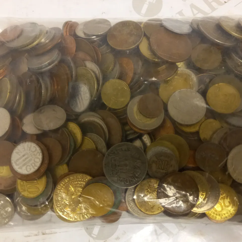 LOT OF APPROXIMATELY 100 ASSORTED COINS