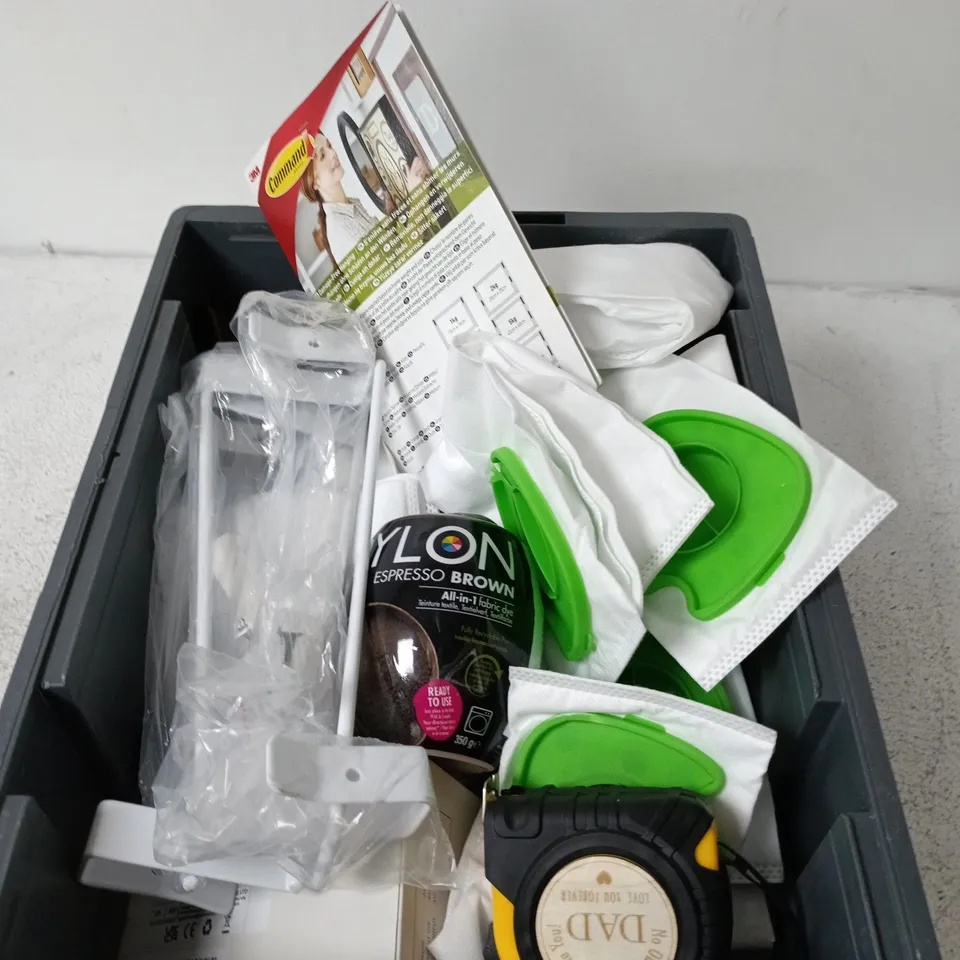APPROXIMATELY 10 ASSORTED HOUSEHOLD ITEMS INCLUDING FABRIC DYE, TAPE MEASURE, DOOR STOP WEDGE ALARM ETC.