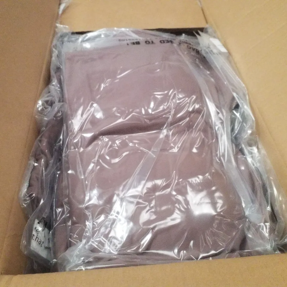 BOX CONTAINING APPROXIMATELY 25 BRAND NEW SIMPLY BE MOCHA ACTIVE VESTS - SIZE 14