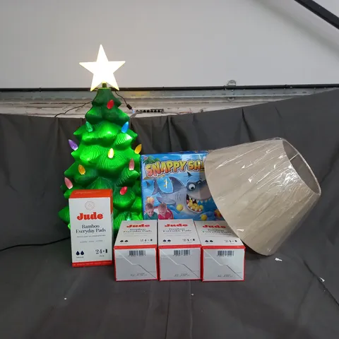 APPROXIMATELY 10 ASSORTED PRODUCTS TO INCLUDE PLASTIC CHRISTMAS LIGHT UP TREE, JUDE BAMBOO EVERYDAY PADS, LAMP SHADE, SNAPPY SHARK FAMILY GAME