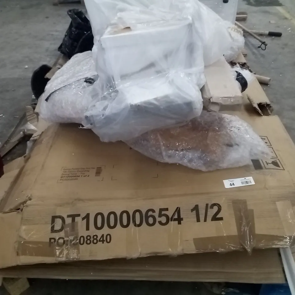 PALLET OF ASSORTED FURNITURE PARTS