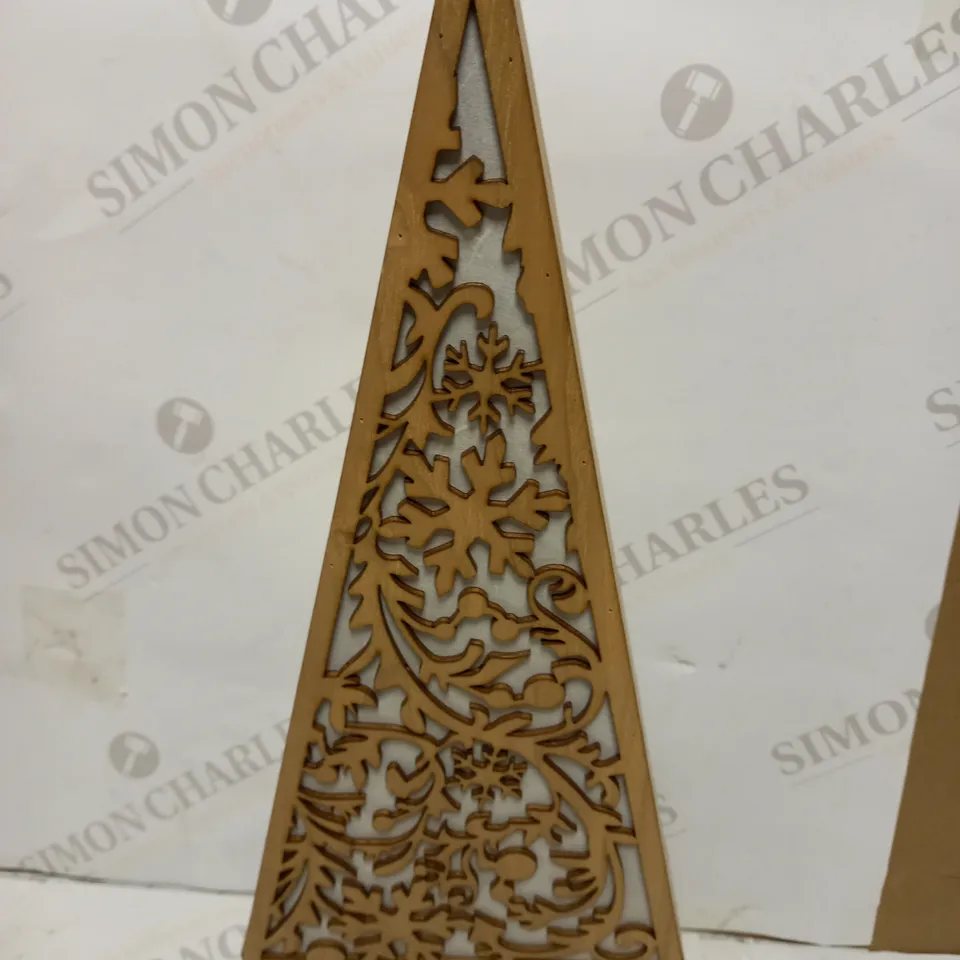 ASH WOOD TREE WITH SNOWFLAKES LED - MEDIUM