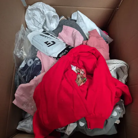 BOX OF ASSORTED KIDS CLOTHING ITEMS TO INCLUDE - TOP , SHORTS , T-SHIRT ETC