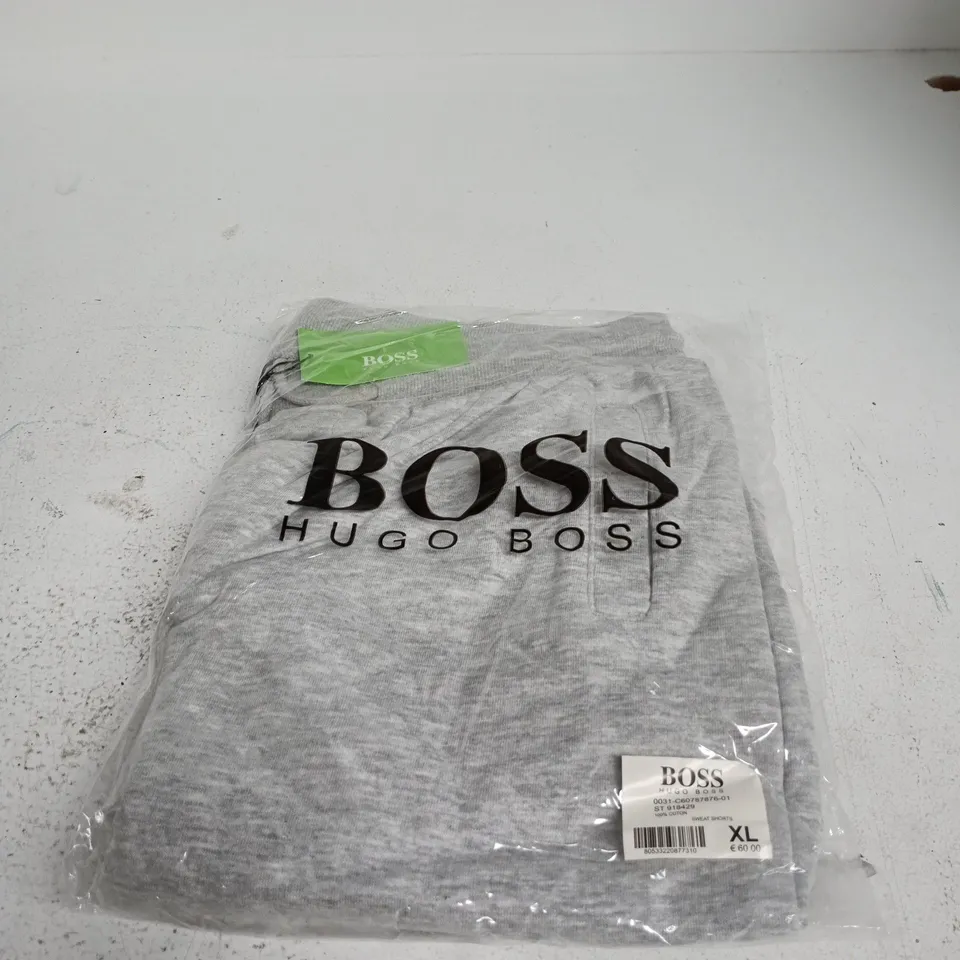 HUGO BOSS SWEAT SHORTS – GREY, UK XL