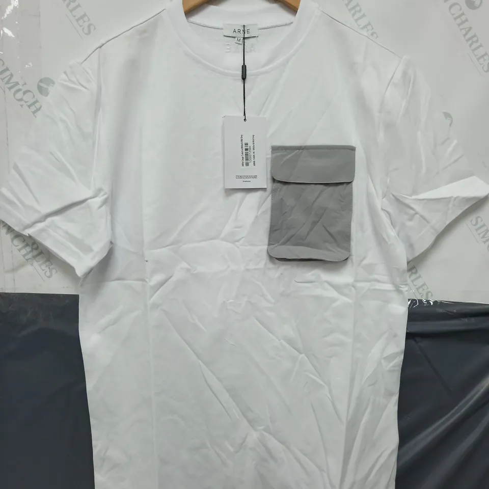 ARNE UTLITY CARGO T-SHIRT IN WHITE & MID GREY - MEDIUM