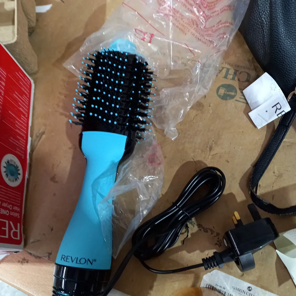 SALON ONE-STEP HAIR DRYER AND VOLUMISER REVLON