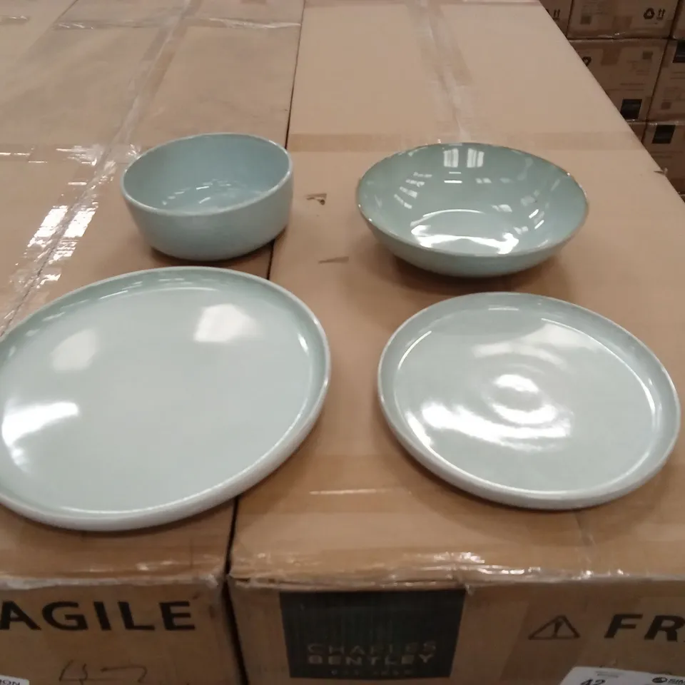 BOXED VANCASSO ANYA 16 PIECE DINNERWARE SET