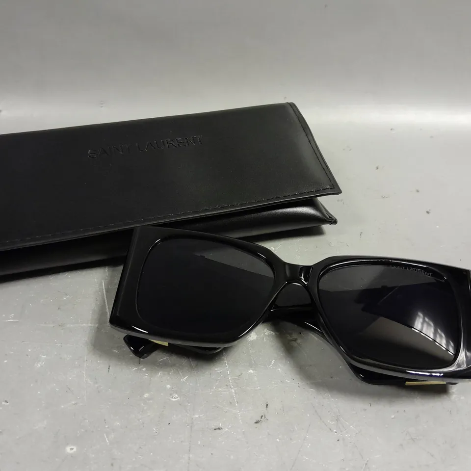 SAINT LAURENT THICK FRAMED LOGO SUNGLASSES
