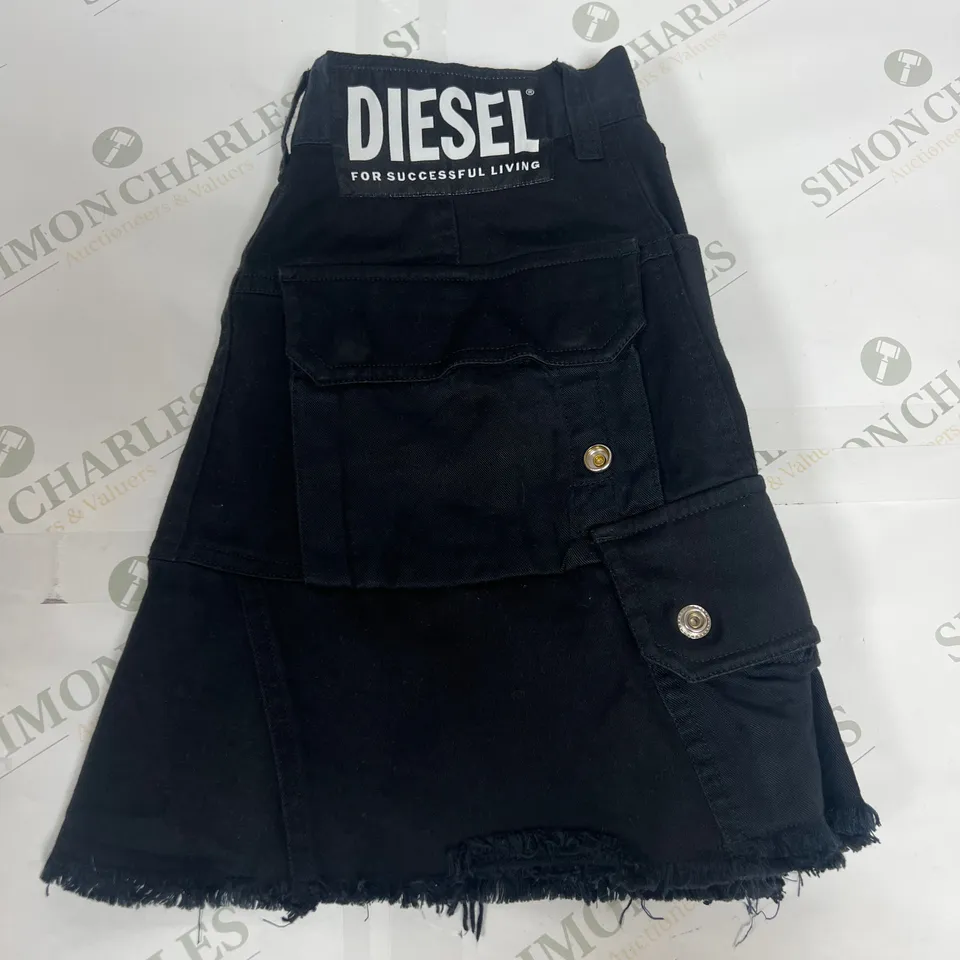 DIESEL DISTRESSED CARGO SHORTS IN BLACK SIZE 27