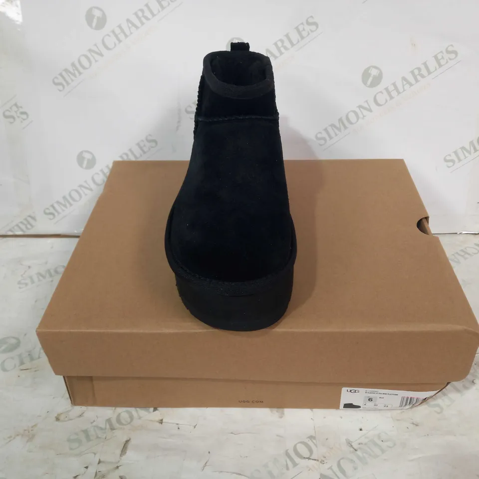 BOXED PAIR OF UGG CLASSIC MINI PLATFORM SHOES IN BLACK UK SIZE 4