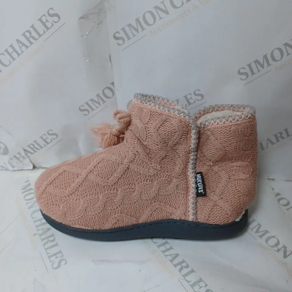 UNBOXED PAIR OF ML LINA SLIPPER BOOT IN ROSE GOLD - SIZE UK 8