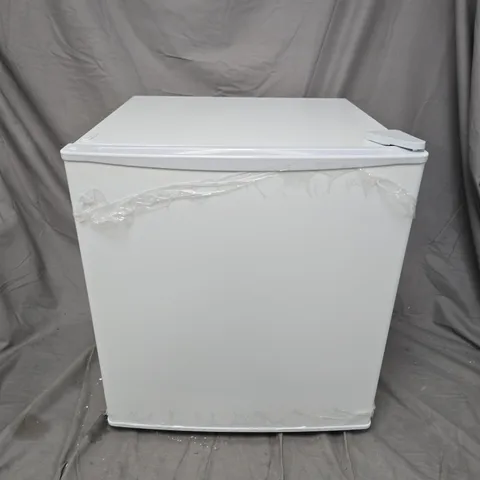 DSF-48D6 REFRIGERATOR IN WHITE