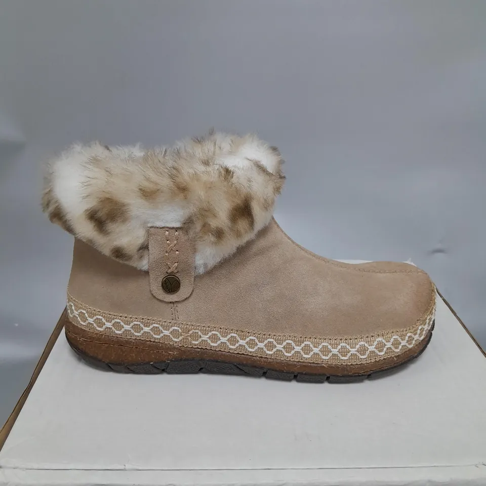 BOXED PAIR OF EARTH ORIGINS EMMALYN BEIGE BOOTIES - SIZE 5