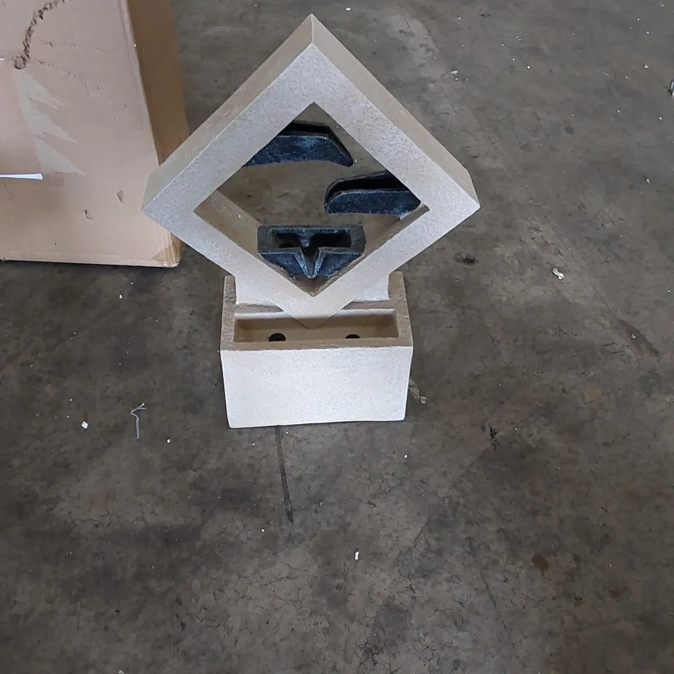 BOXED DIAMOND LED GARDEN WATER FOUNTAIN 