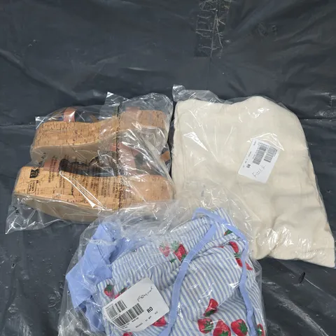 APPROXIMATELY 10 ASSORTED WOMENS CLOTHING PRODUCTS IN VARIOUS STYLES & SIZES