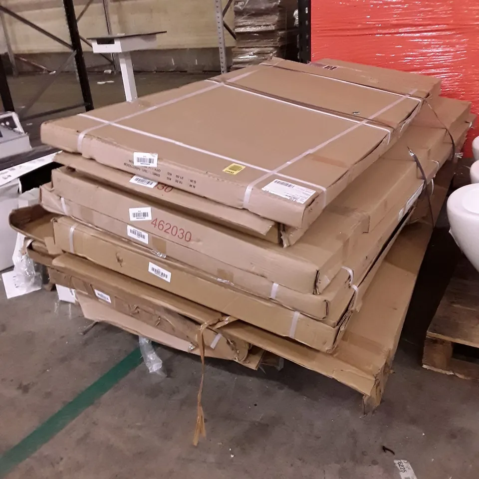 PALLET OF ASSORTED SHOWER PANELS 