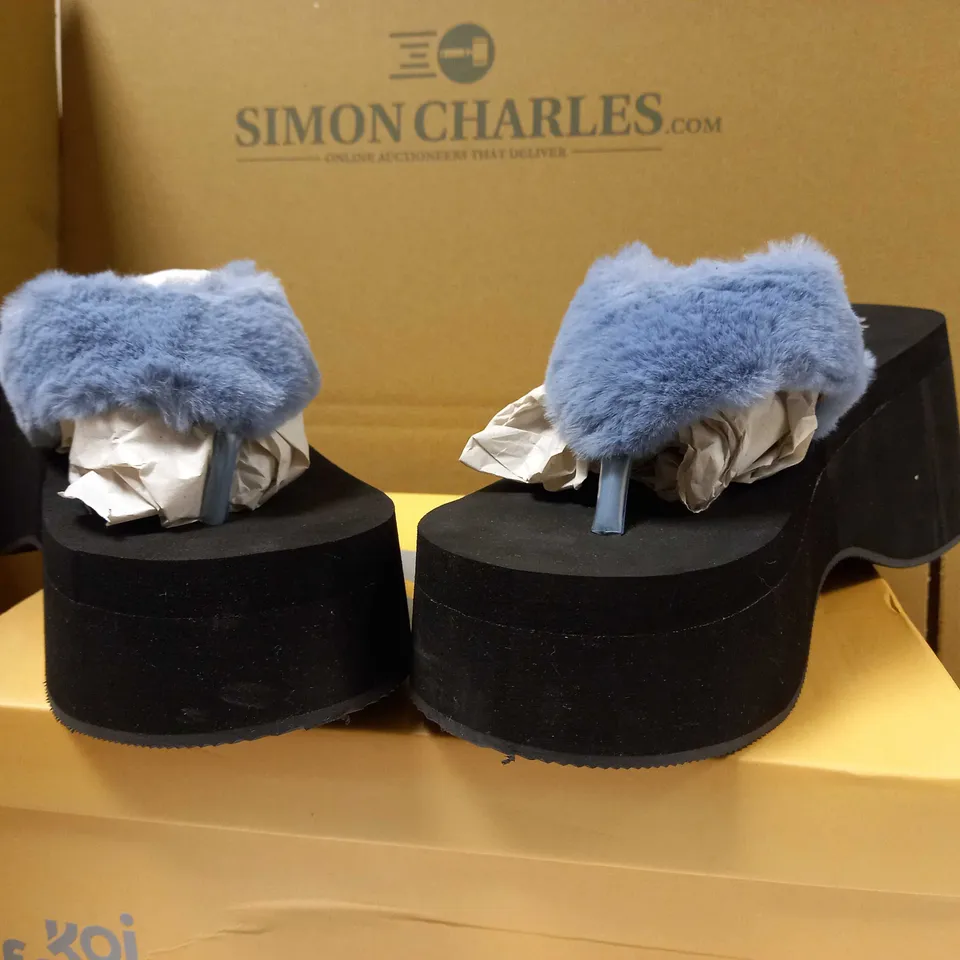 KOI SUGAR PAWS FLUFFY FLATFORMS THONG VEGAN SANDALS - SIZE 7