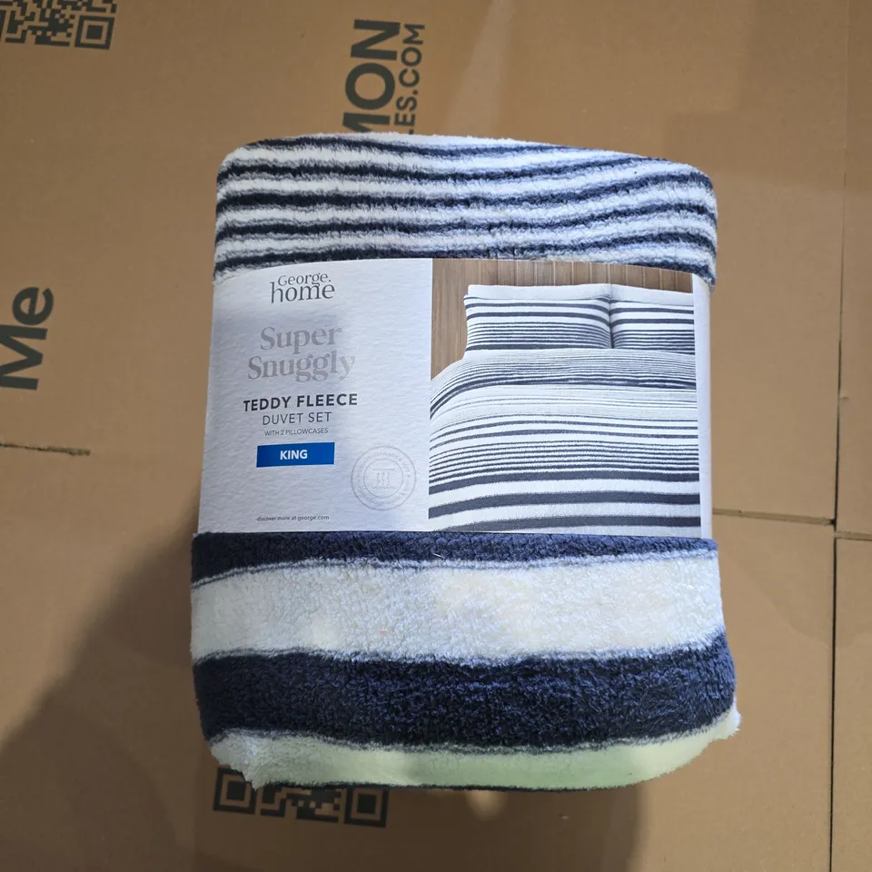 GEORGE HOME SUPER SNUGGLY TEDDY FLEECE DUVET SET WITH 2 PILLOWCASES KING WHITE/BLUE 
