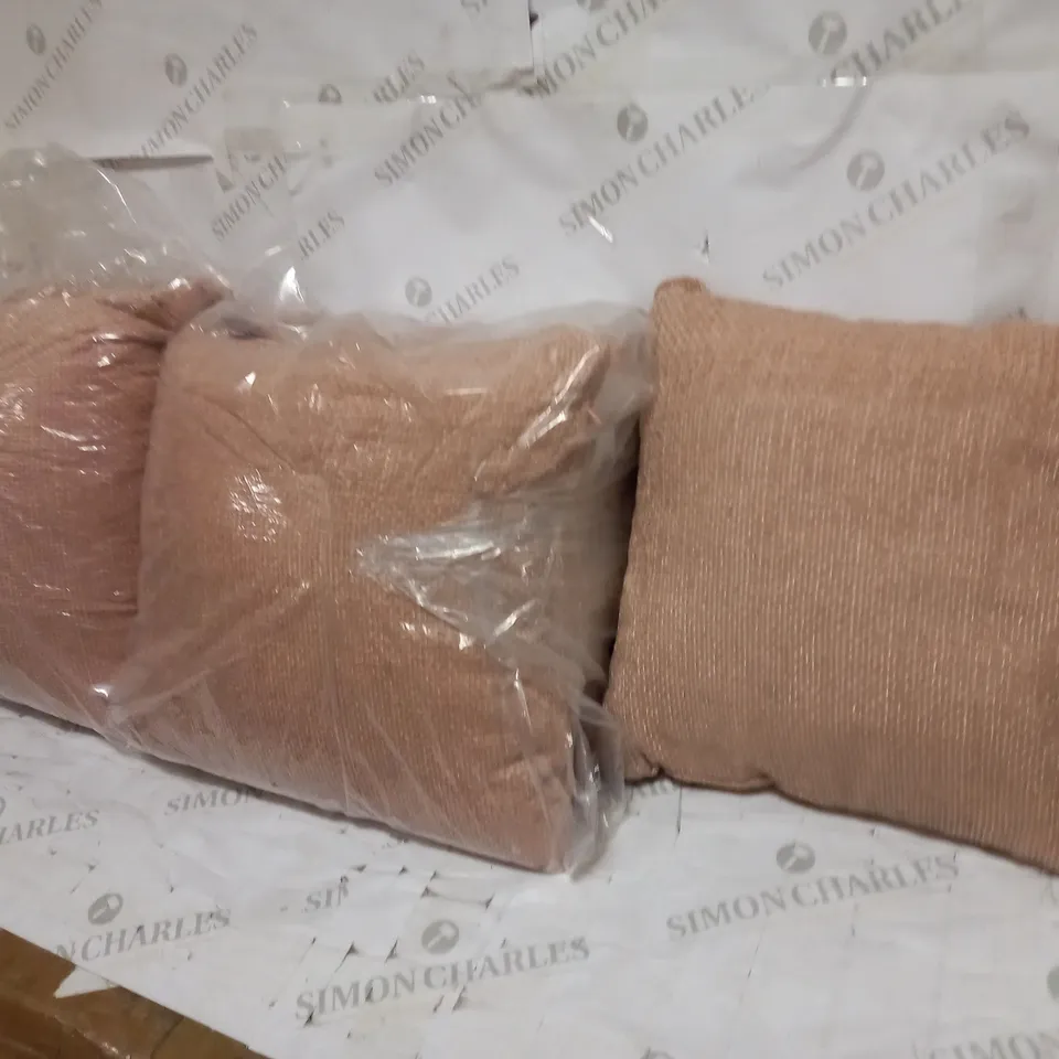 BRAND NEW LOT OF 5 CHENILLE CUSHION - 50X50CM