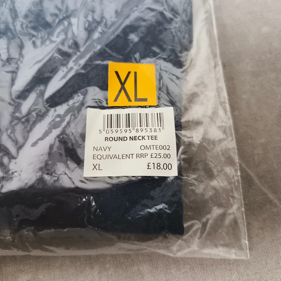 CREW CLOTHING COMPANY NAVY ROUND NECK TEE – XL 