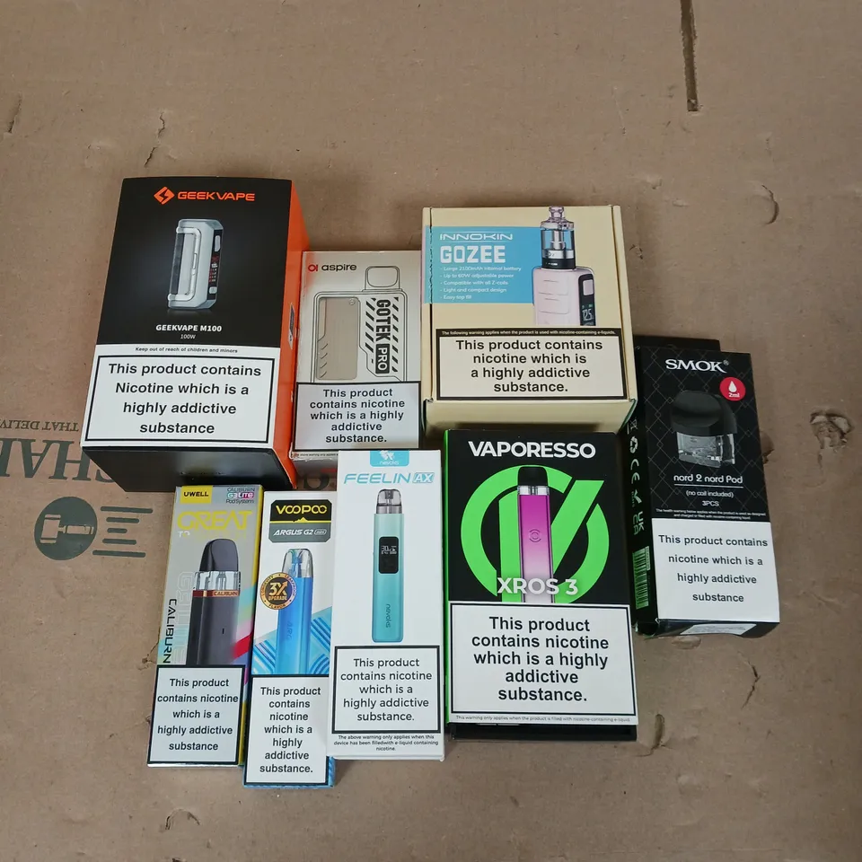 APPROXIMATELY 20 VAPES, E-CIGARETTES & ACCESSORIES TO INCLUDE - VOOPOO ARGUS G2 - GEEKVAPE M100 - VAPORESSO XROS 3 - ETC