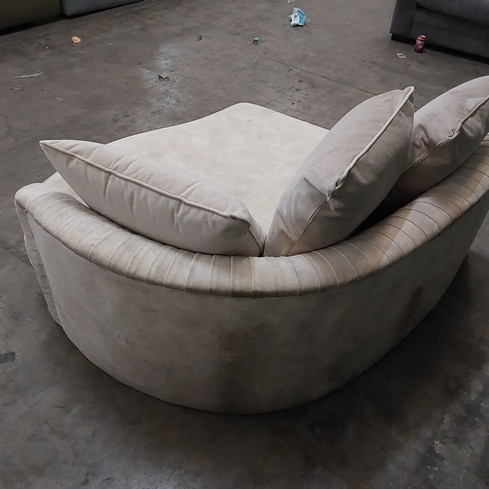 DESIGNER LAID BACK SOFA PIECE 