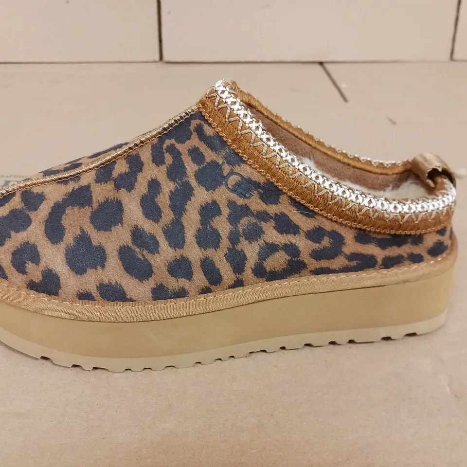 PAIR OF UGG CHUNKY SOLED SLIDE ON SHOES IN ANIMAL PRINT - UK 6