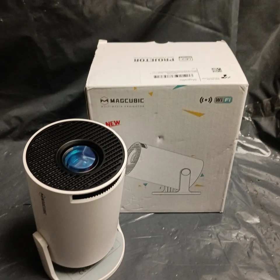 MAGCUBIC MULTIMEDIA PROJECTOR 