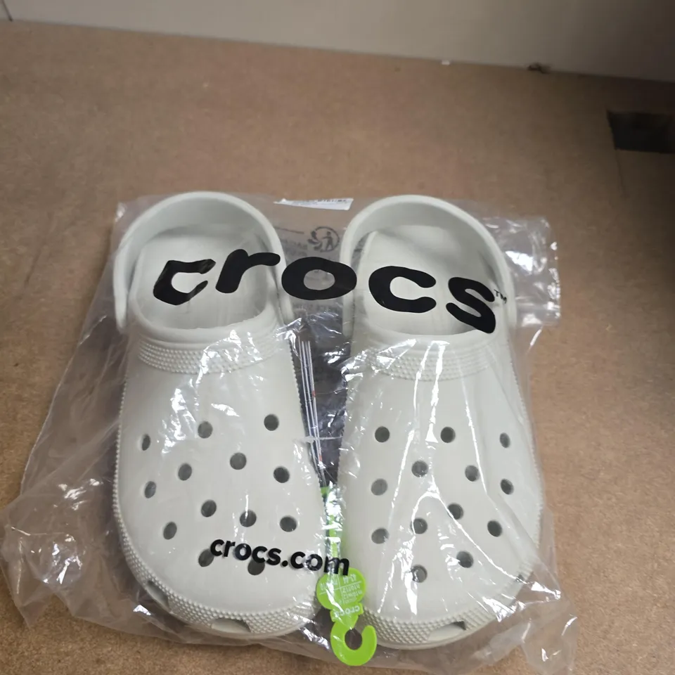 CROCS CLASSIC CLOG LINEN – UNISEX, UK 9 (MEN) / UK 10 (WOMEN)