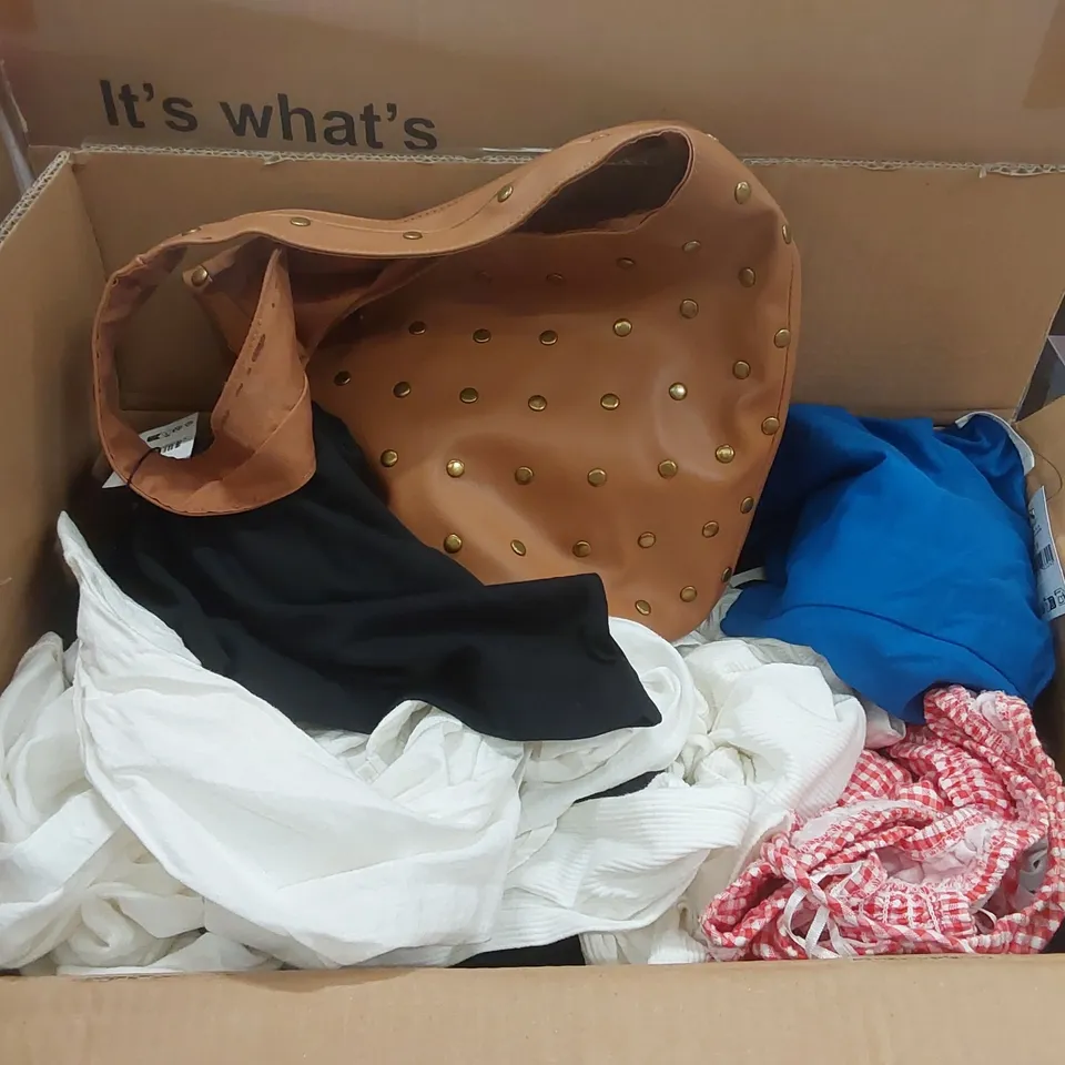 PALLET CONTAINING A LARGE QUANTITY OF BRAND NEW ASSORTED PRODUCTS INCLUDING: CLOTHING, UNDERWEAR, HANDBAG, WIRELESS KEYBOARD, PLANTER, PENCIL CASE, BACKPACK ECT