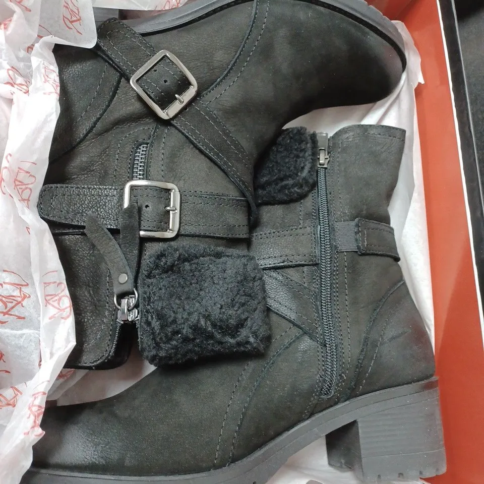 BOXED RUTH LANGSFORD CASUAL BOOTS, BLACK - SIZE 6