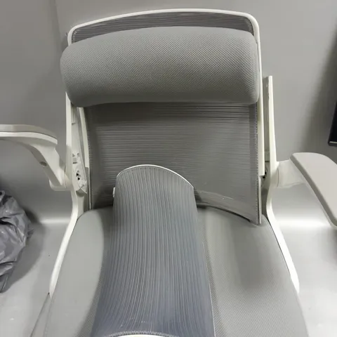 MESH BACK WHEELED OFFICE CHAIR IN GREY - COLLECTION ONLY