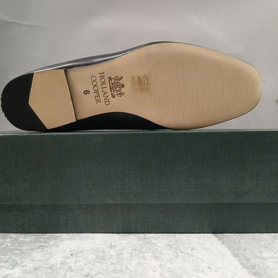 BOXED PAIR OF HOLLAND COOPER HARVARD HORSEBIT LOAFERS IN BLACK/TAN SIZE 6
