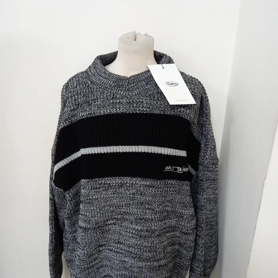 SEEKERS NICKNAME V NECK KNITTE SWEATER SIZE M