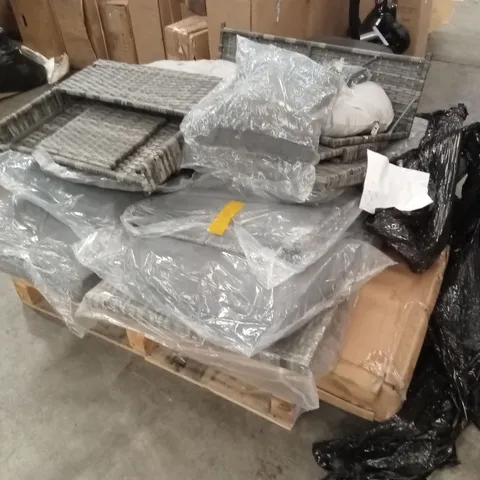 PALLET OF ASSORTED INCOMPLETE GARDEN & OUTDOOR FURNITURE PARTS AND PIECES 