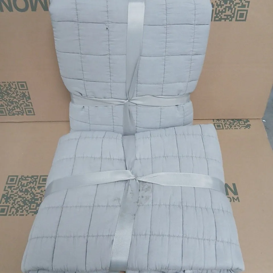 APPROX 6 QUILTED THROWS 