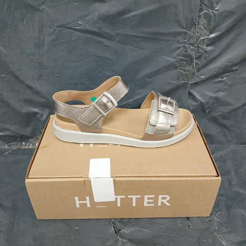 BOXED PAIR OF HOTTER PALMA WIDE SANDALS UK 7